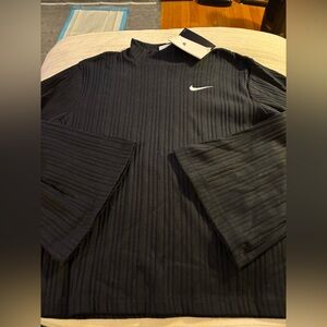 NWT Nike Women’s oversized fit Black Ribbed mock turtleneck with bell sleeves